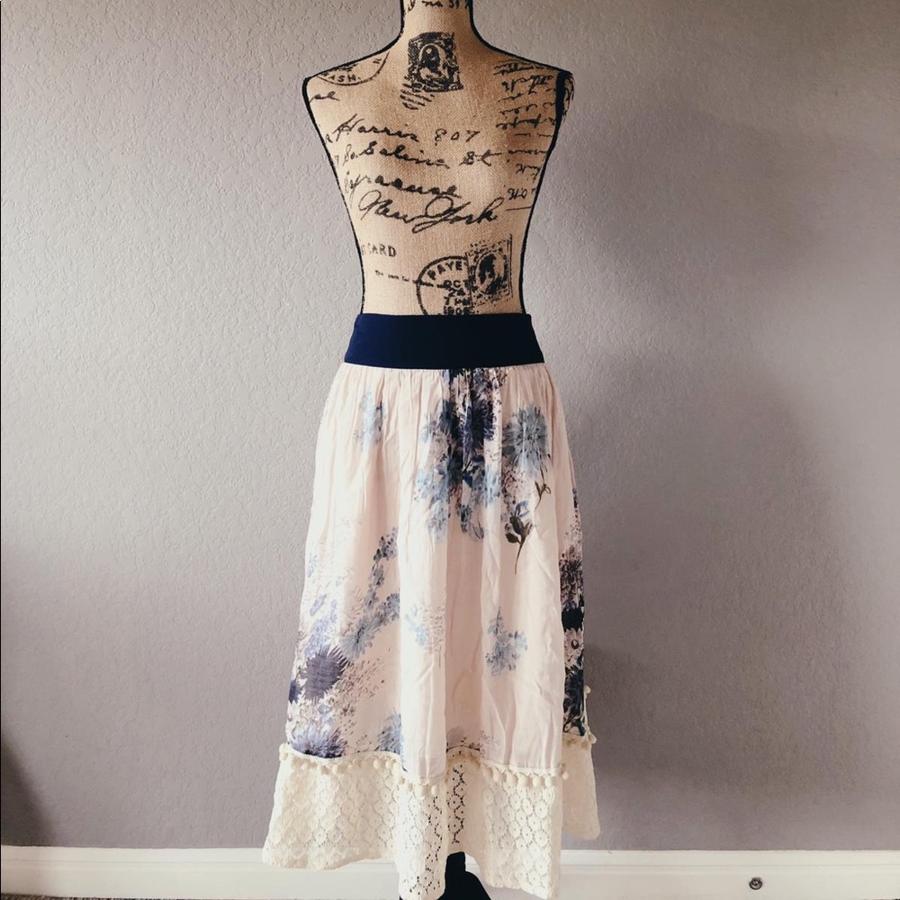 NWT SKIRT VINTAGE STYLE